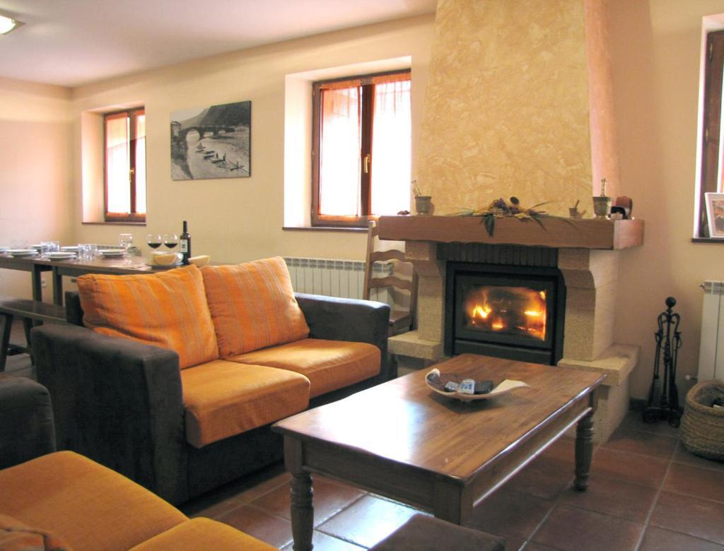 Casa Rural Urandi I Burgui Exterior photo